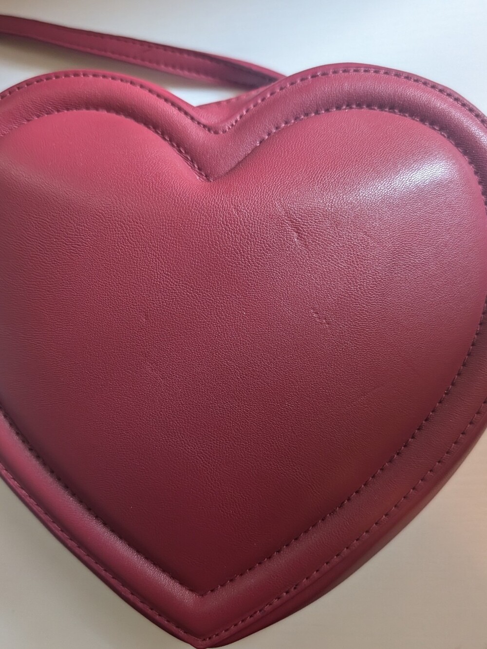 a new day Heart-Shaped Crossbody Bag - Red
